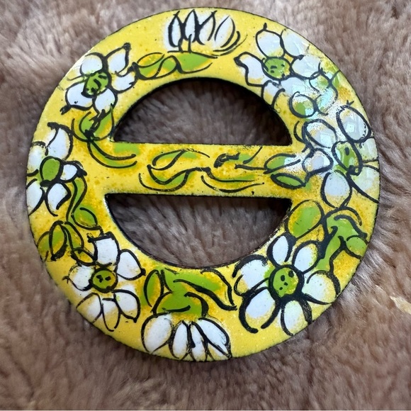 Vintage MCM Enamel on Copper Handpainted Flower Power Pin artist signed KS - Picture 5 of 5